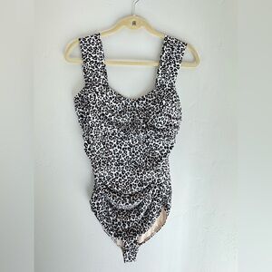 Albion The Savannah One-Piece Swimsuit Cheetah Print. Women’s XL